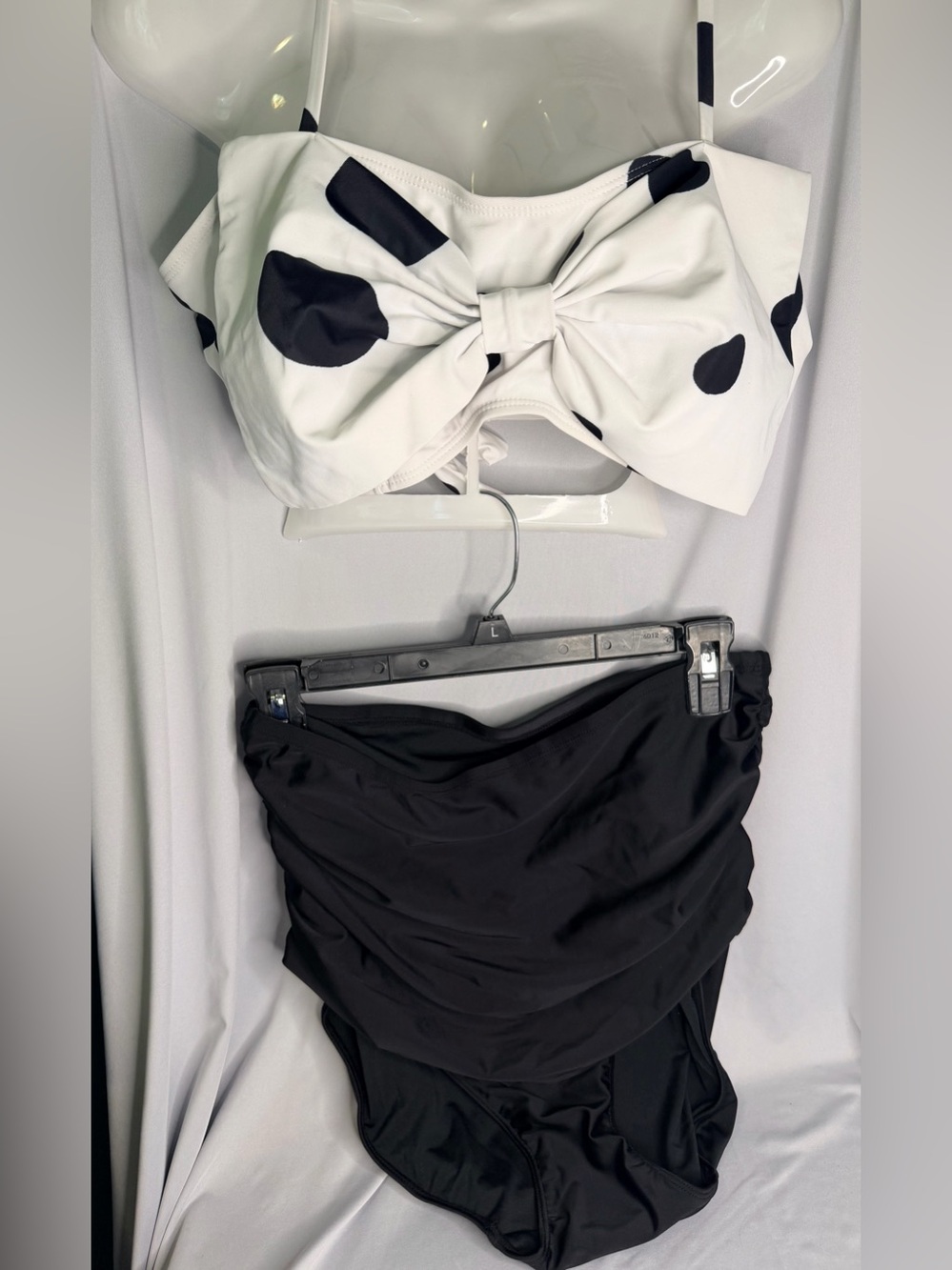 Baleaf Black and White Womens 2 piece Swimsuit, size Large, new with tags.